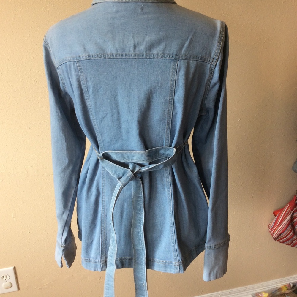Cato v Light Wash Denim Jacket Size L, NWT - Picture 7 of 15